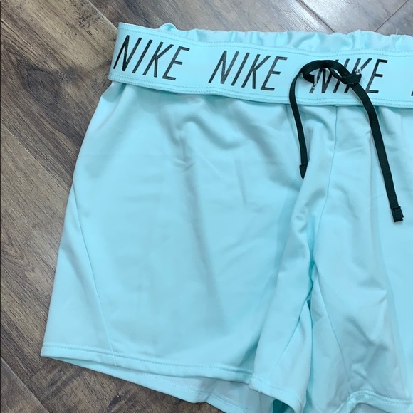NIKE Women’s running shorts with Dri-Fit Technolog - Picture 3 of 14